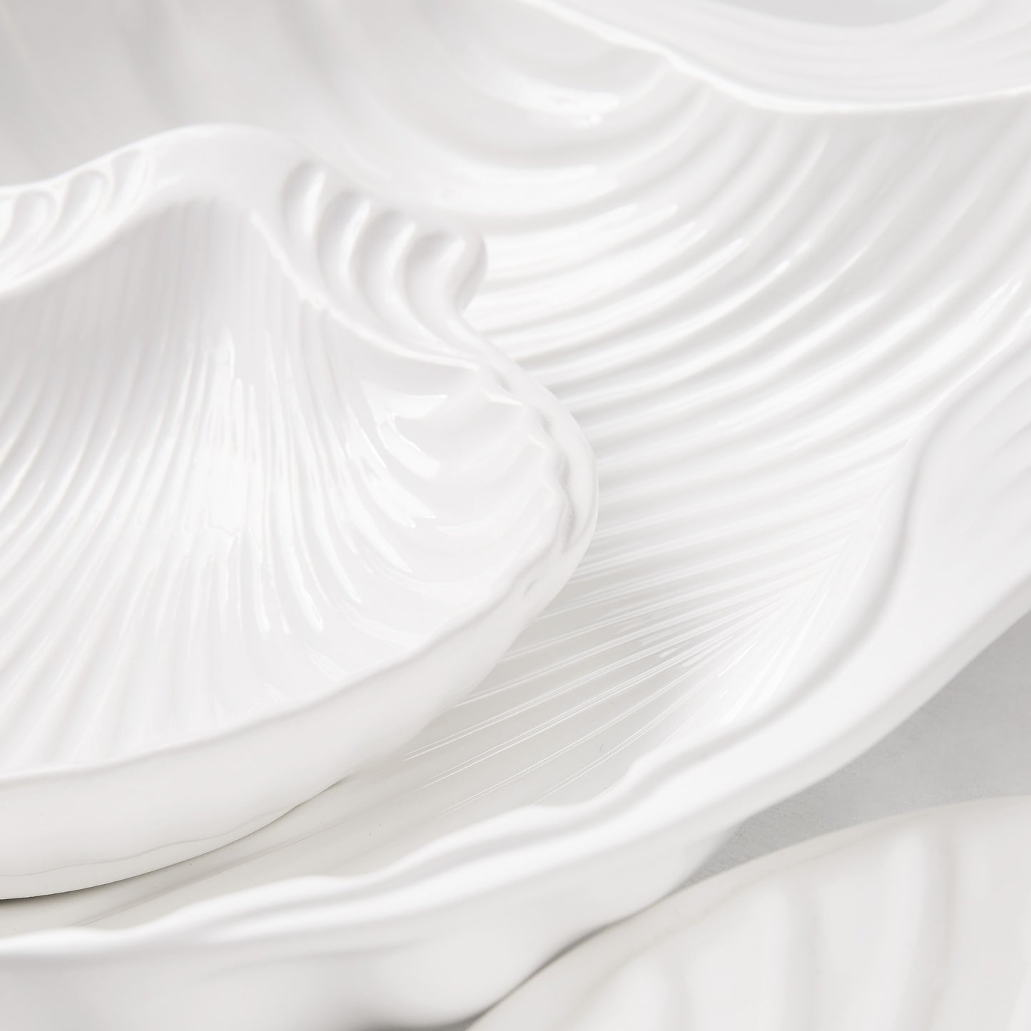 Medium White Ceramic Scallop Shell Serving Bowl