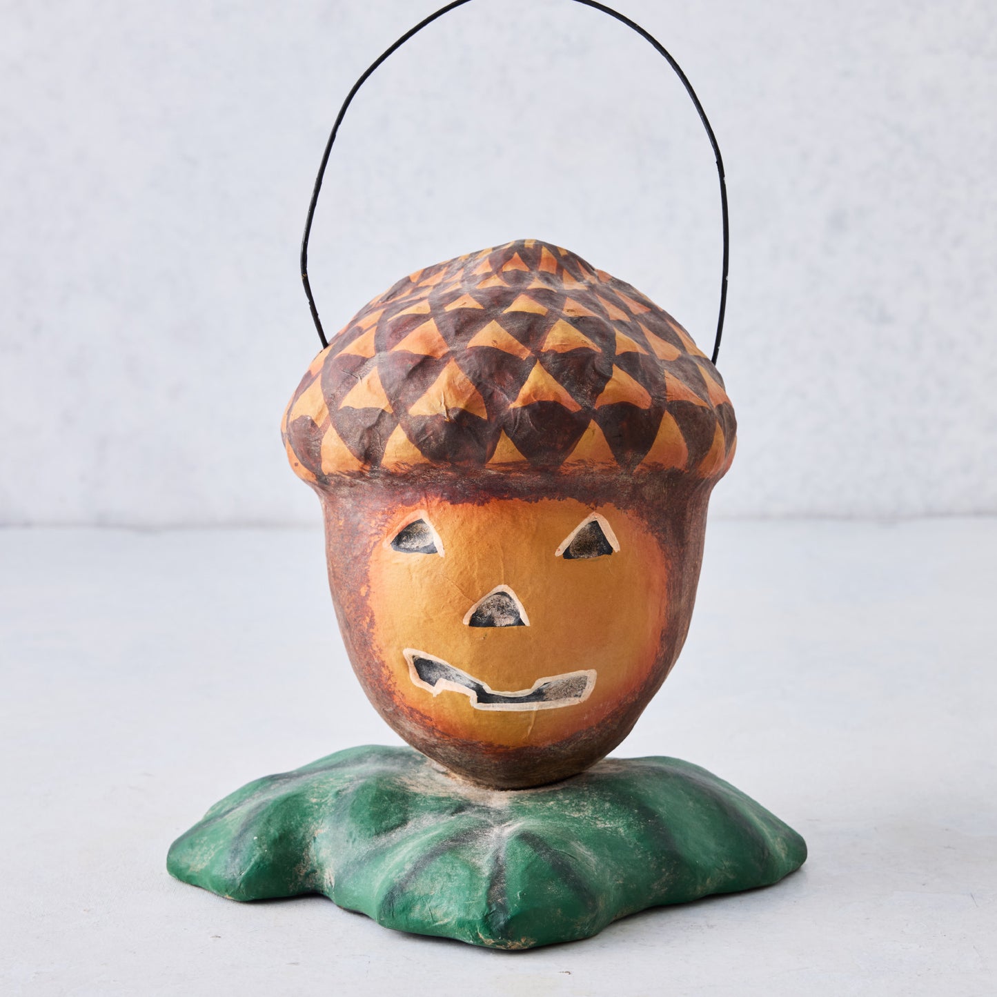 Haunted Woods Acorn Papier-Mâché Halloween Candy Bucket