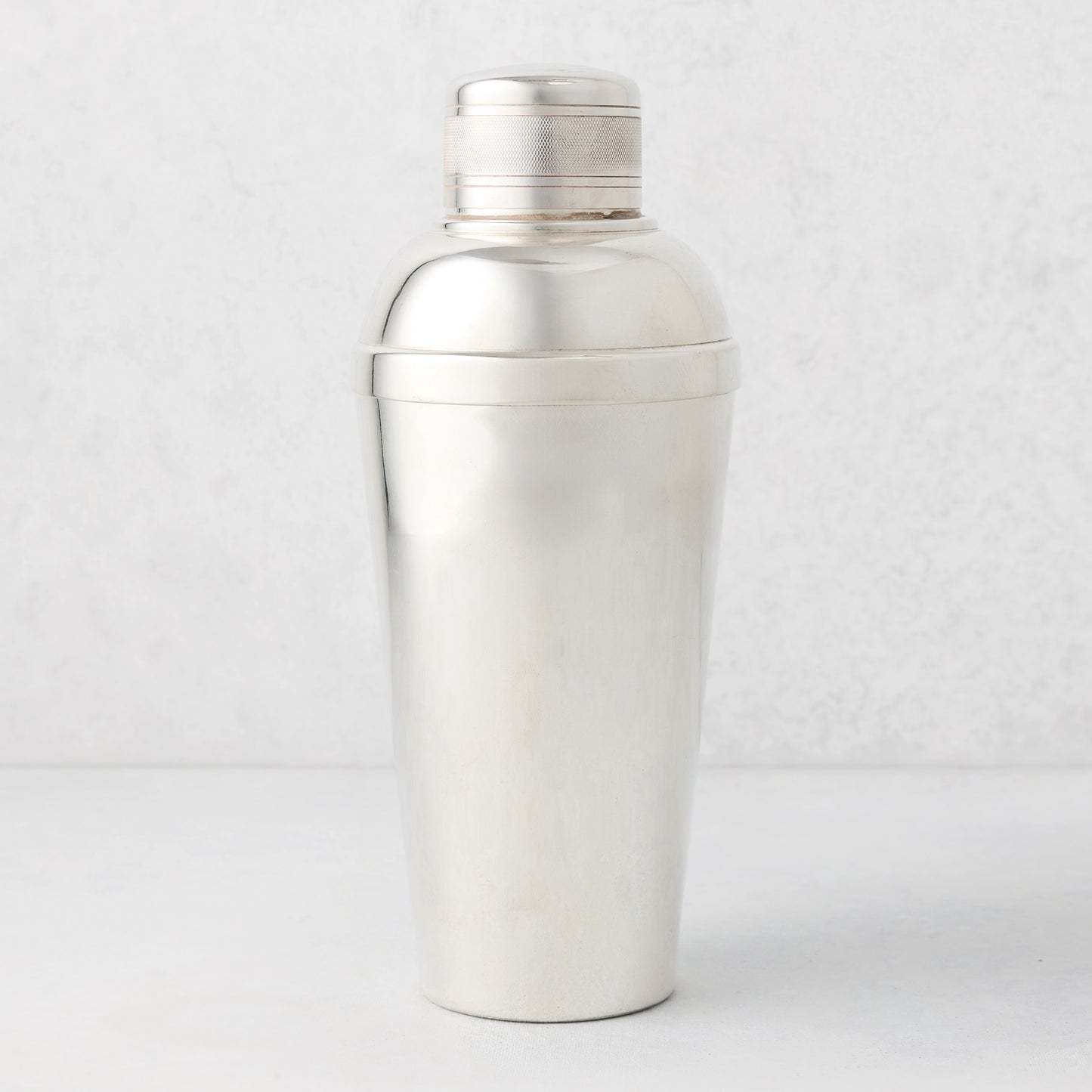 Vintage silverplate Yara cocktail shaker with ribbed cap.