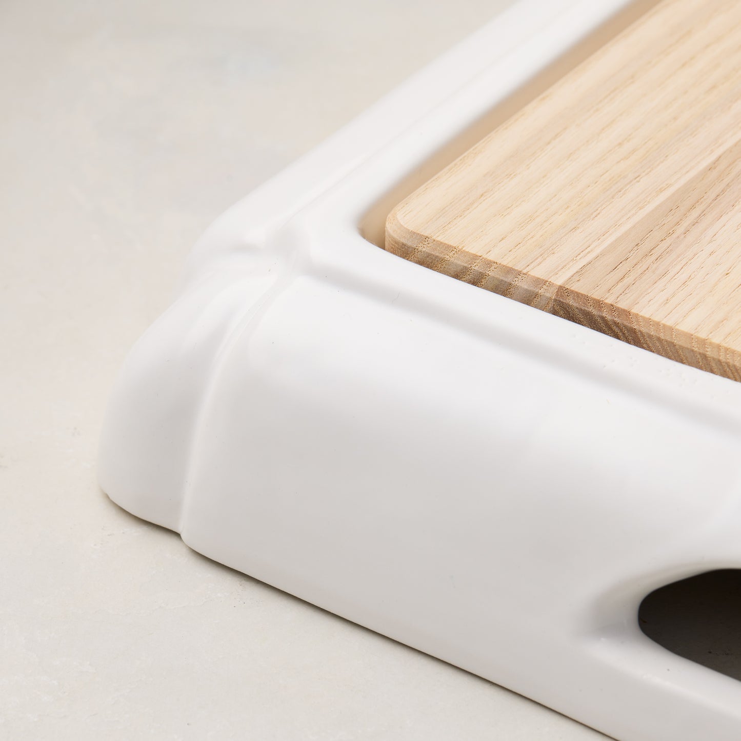 White Ceramic Handled Cutting Board with Oak Wood