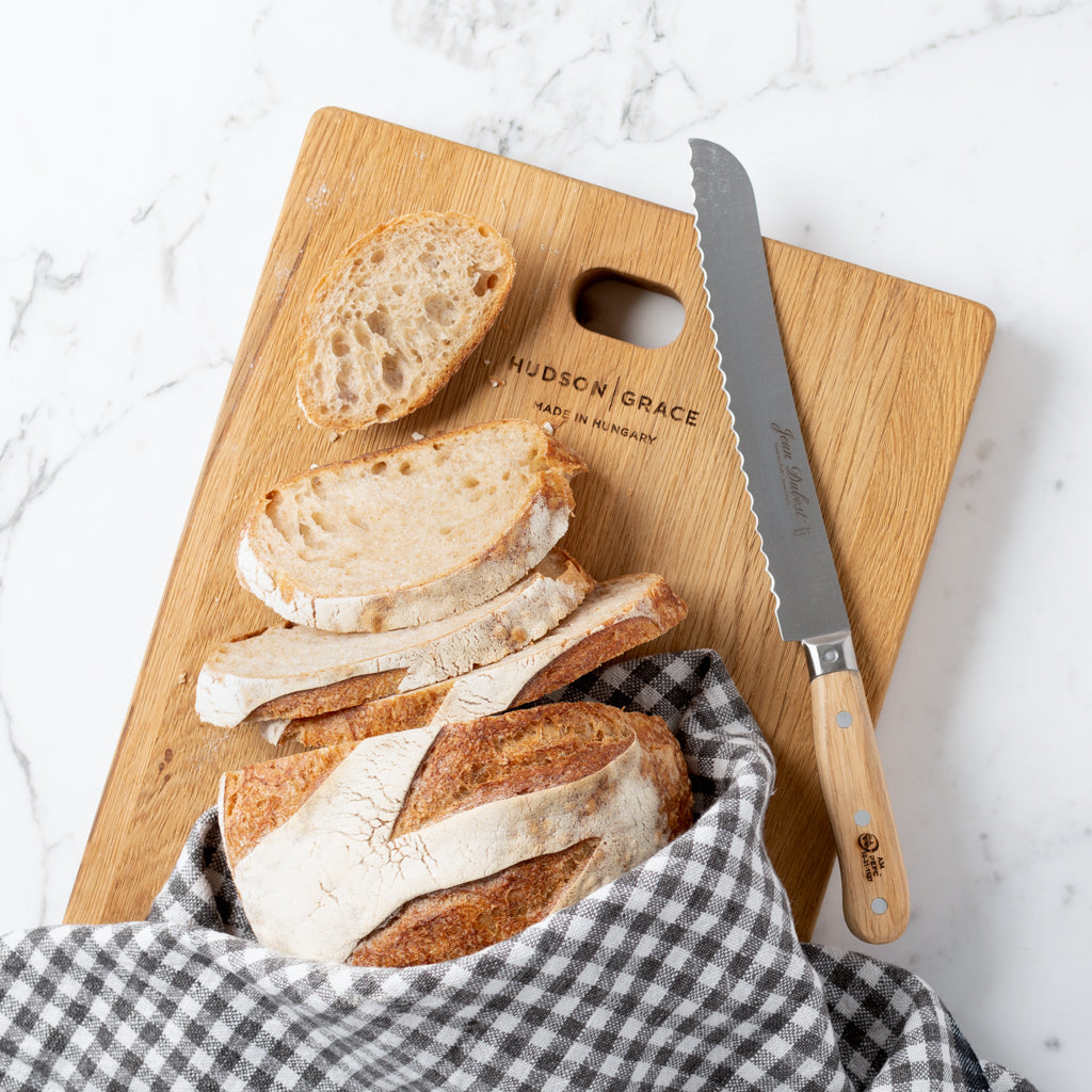 HG Oak Wood Cutting Board and Bread Knife Set