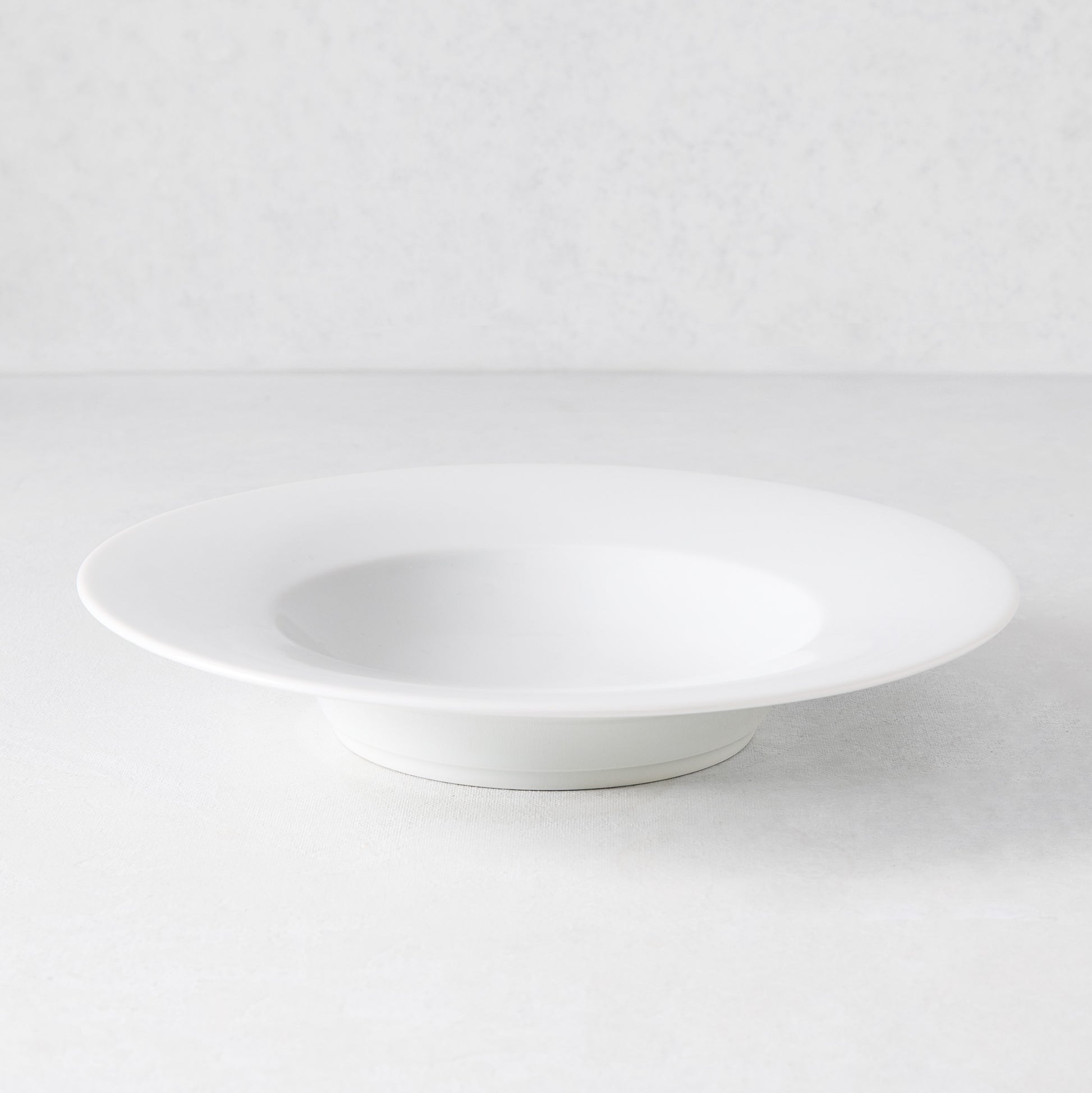 HG Classic white porcelain soup bowl/plate with wide rim, 9" diameter.