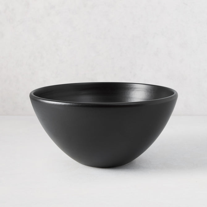 Diane Keaton + Hudson Grace medium matte black modern serve bowl.