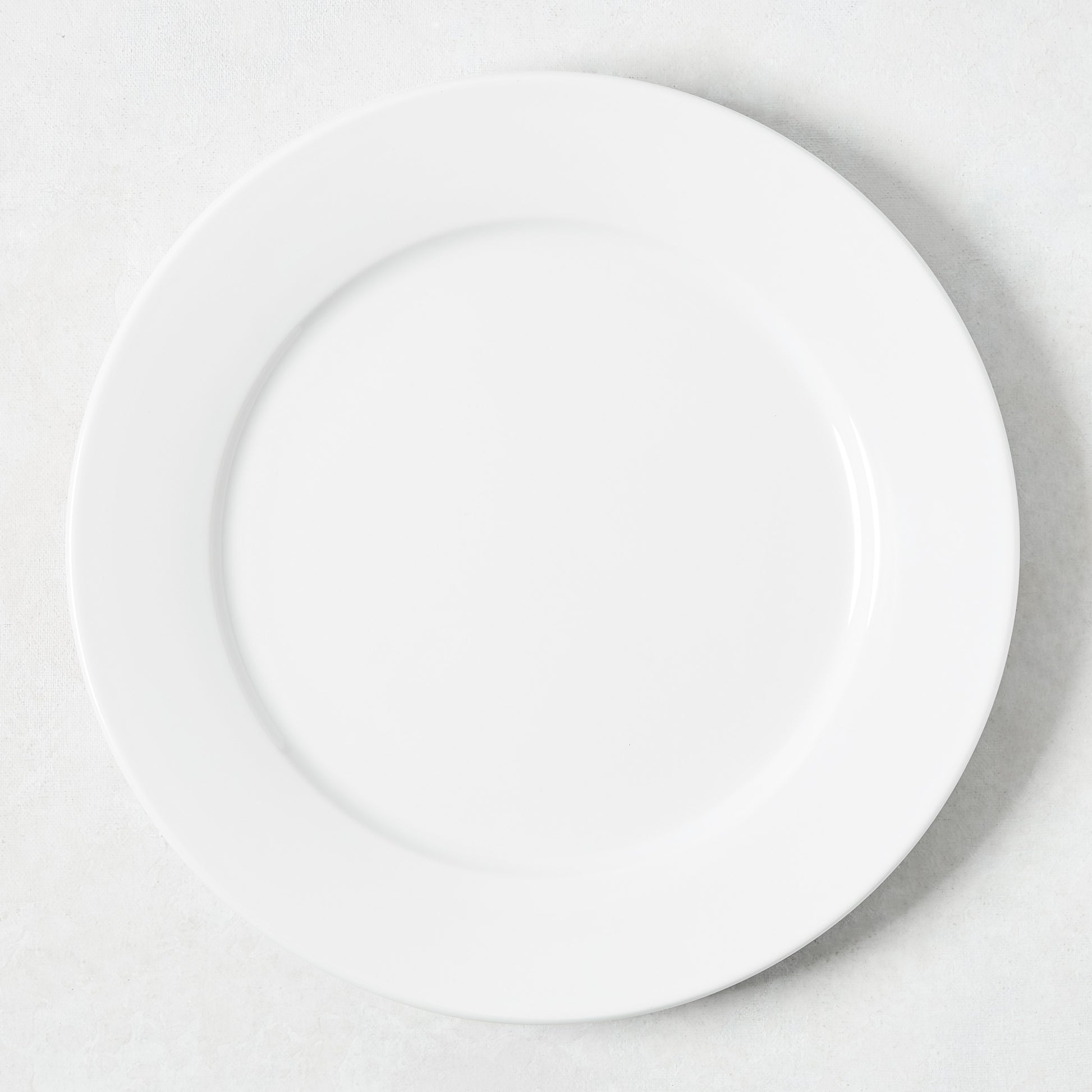 White porcelain dinner plate with a classic rim, 10.6" Dia.