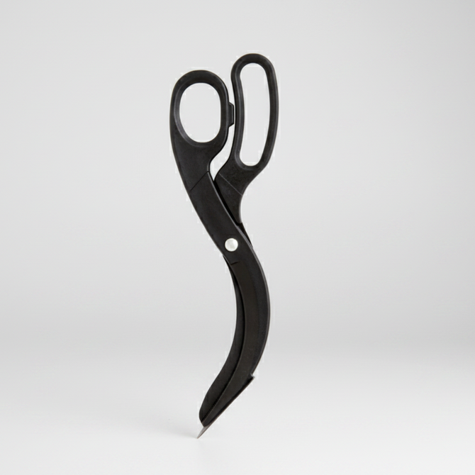 Fante's Cousin Glinda's black nylon pizza scissors with a spatula-style tip, 10.3"L.