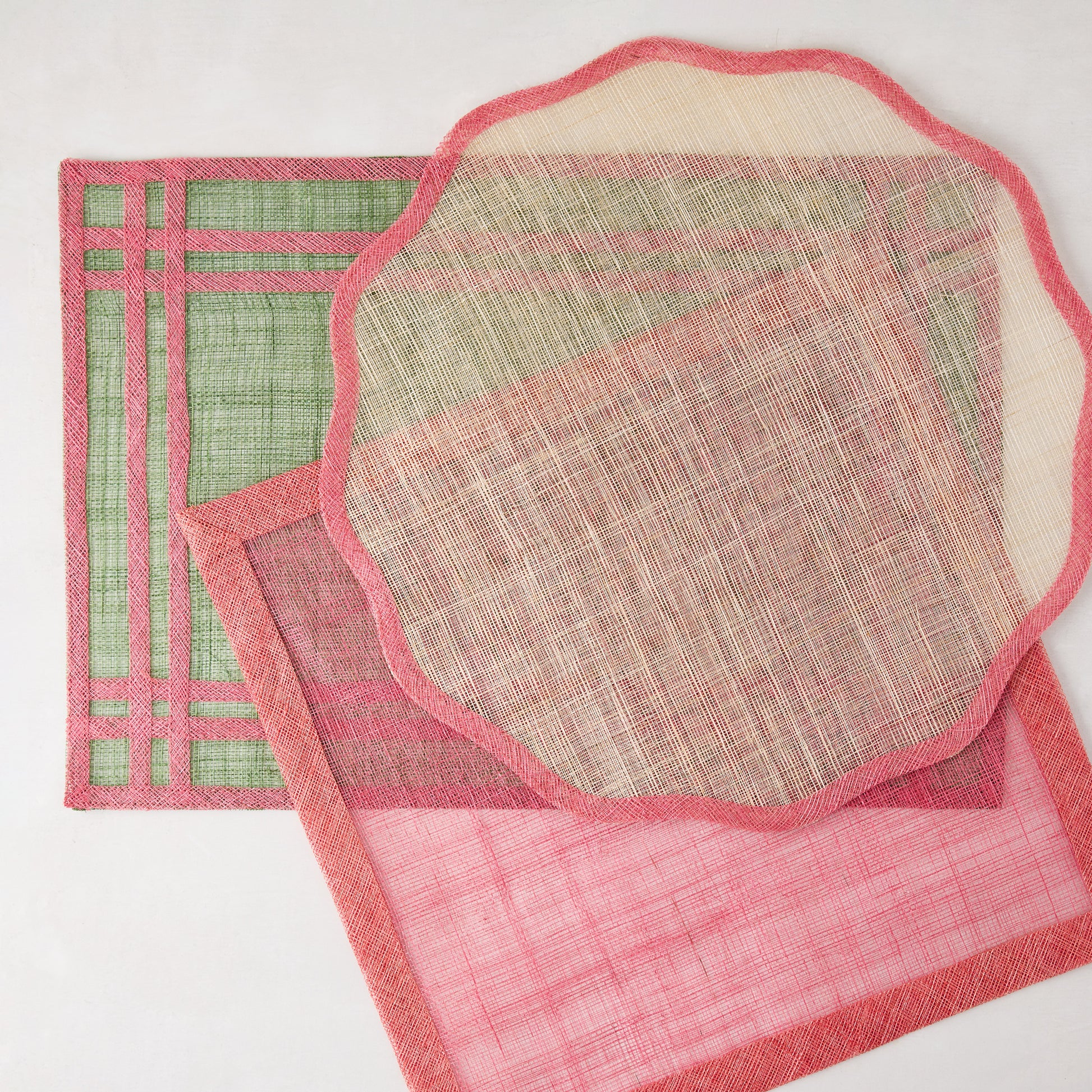 Newport Pink Border Scalloped Placemat, natural abaca with pink border, 16" Dia.