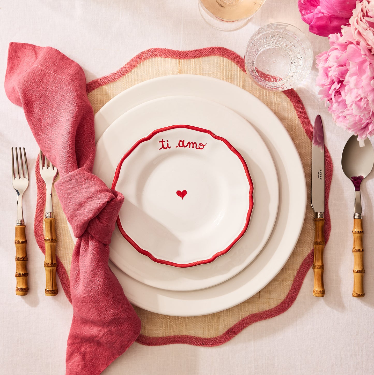 Newport Pink Border Scalloped Placemat, natural abaca with pink scalloped edge, 16" dia.