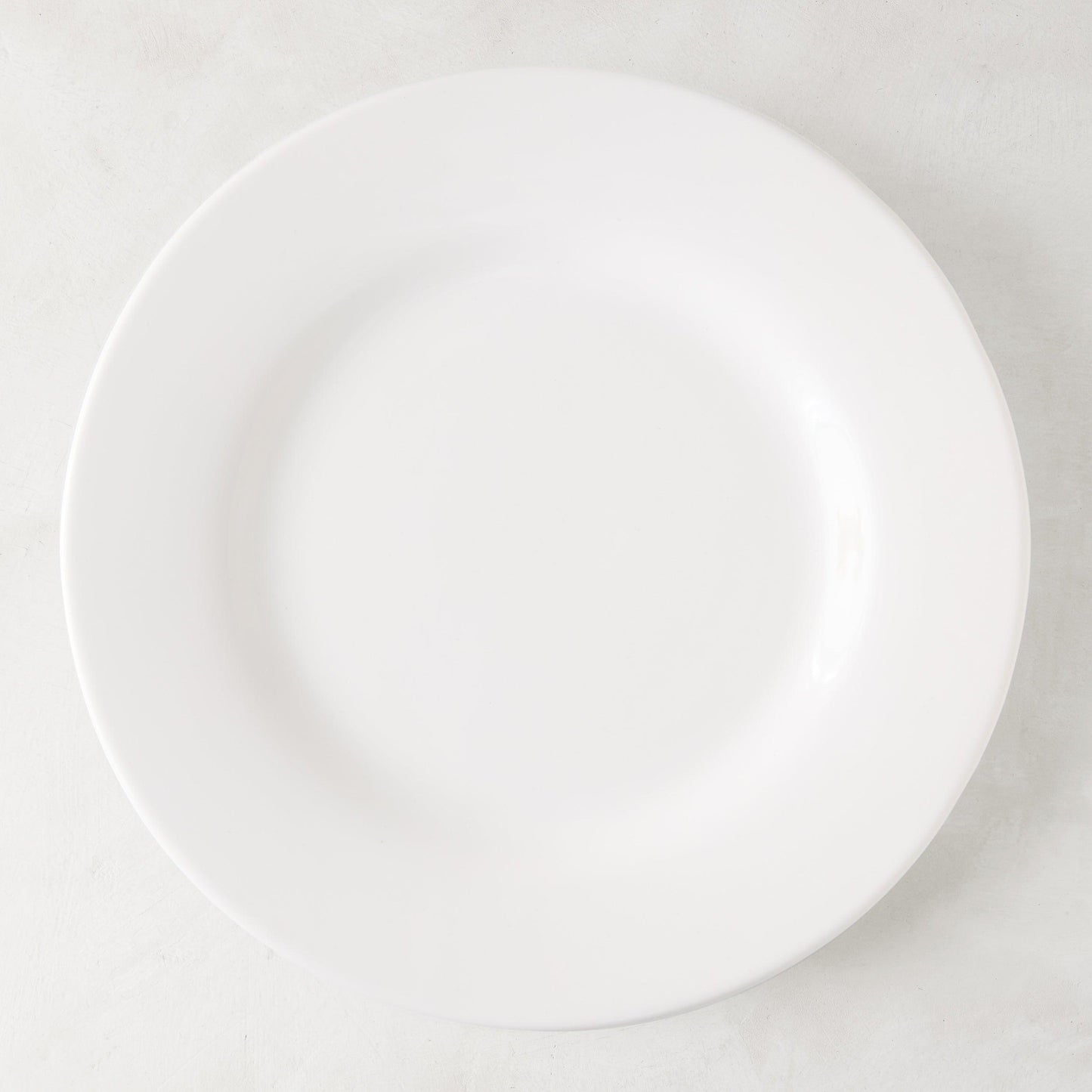 HG Original 12.5" oversized creamy white ceramic dinner plate, classic design.