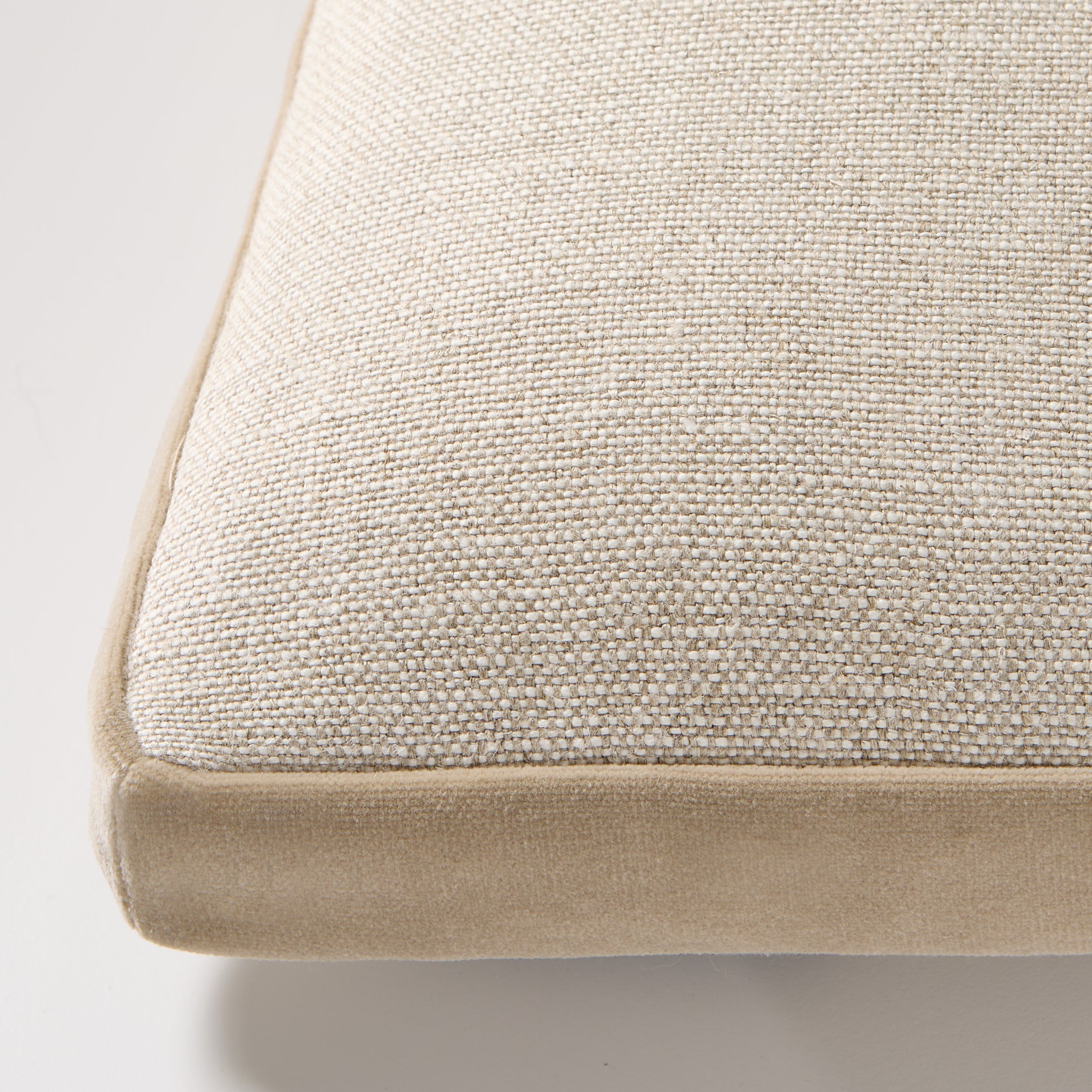 Hudson Grace Gusseted Linen Lumbar Pillow - Thumbnail 2