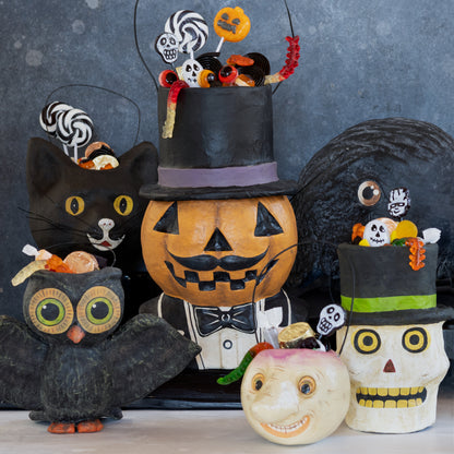 Tiny Turnip Head Papier-Mâché Halloween Candy Bucket