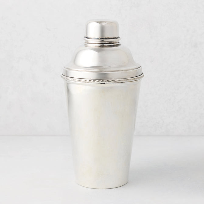 Vintage silverplate Rue cocktail shaker with ribbed band detail.
