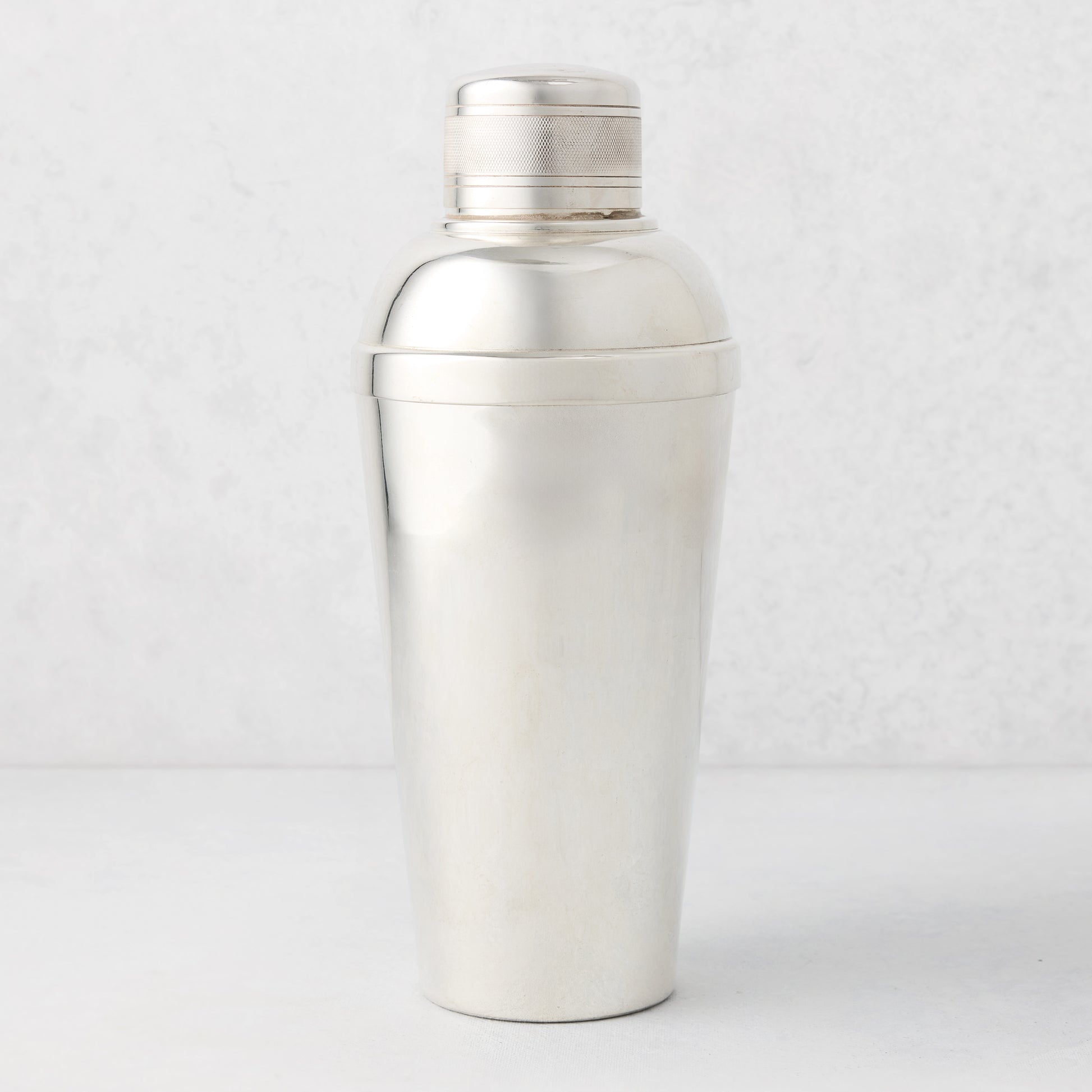 Vintage silverplate Yara cocktail shaker with ribbed cap.