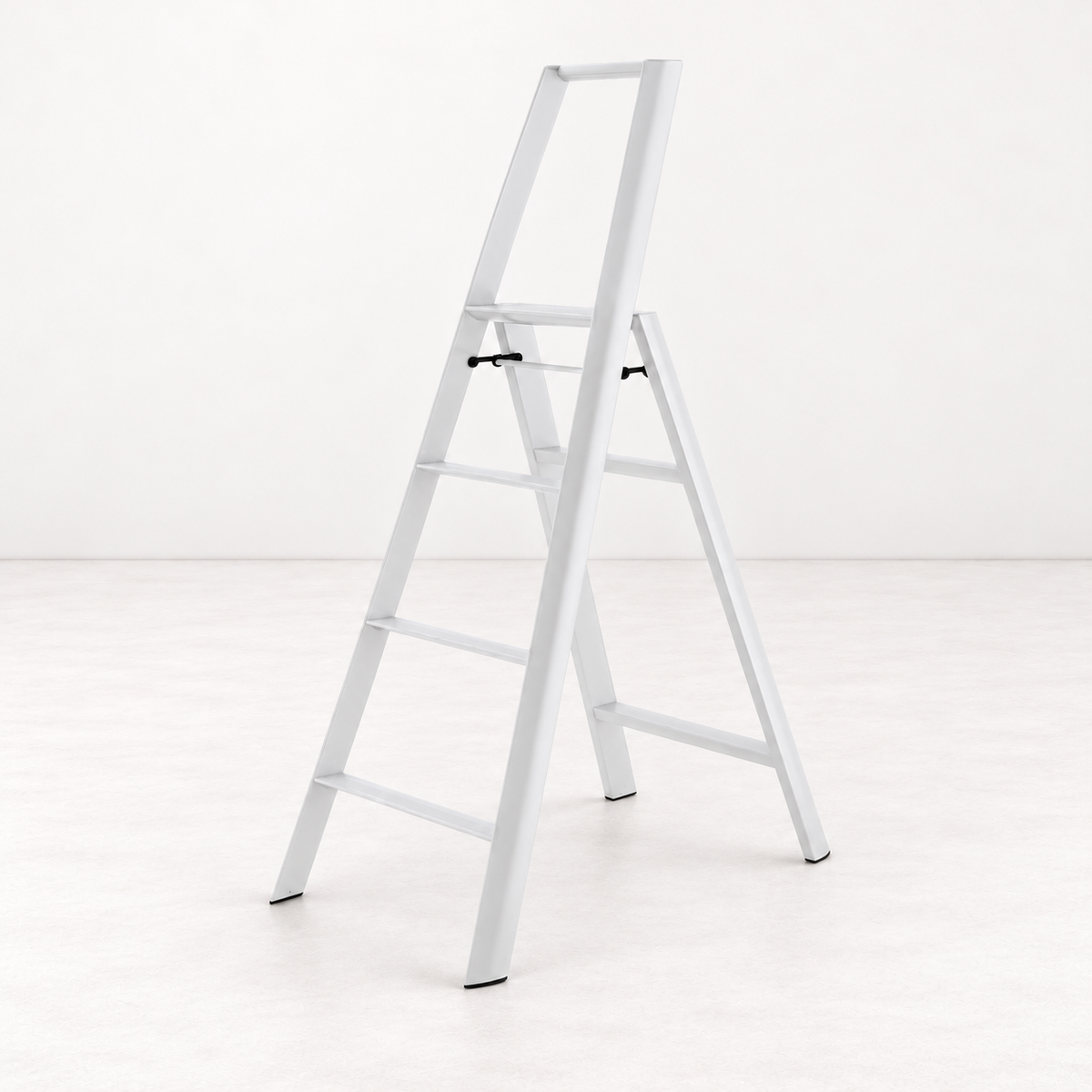 White Hasegawa Lucano 4-step ladder in matte white aluminum and steel with a minimalist design and safety bar.
