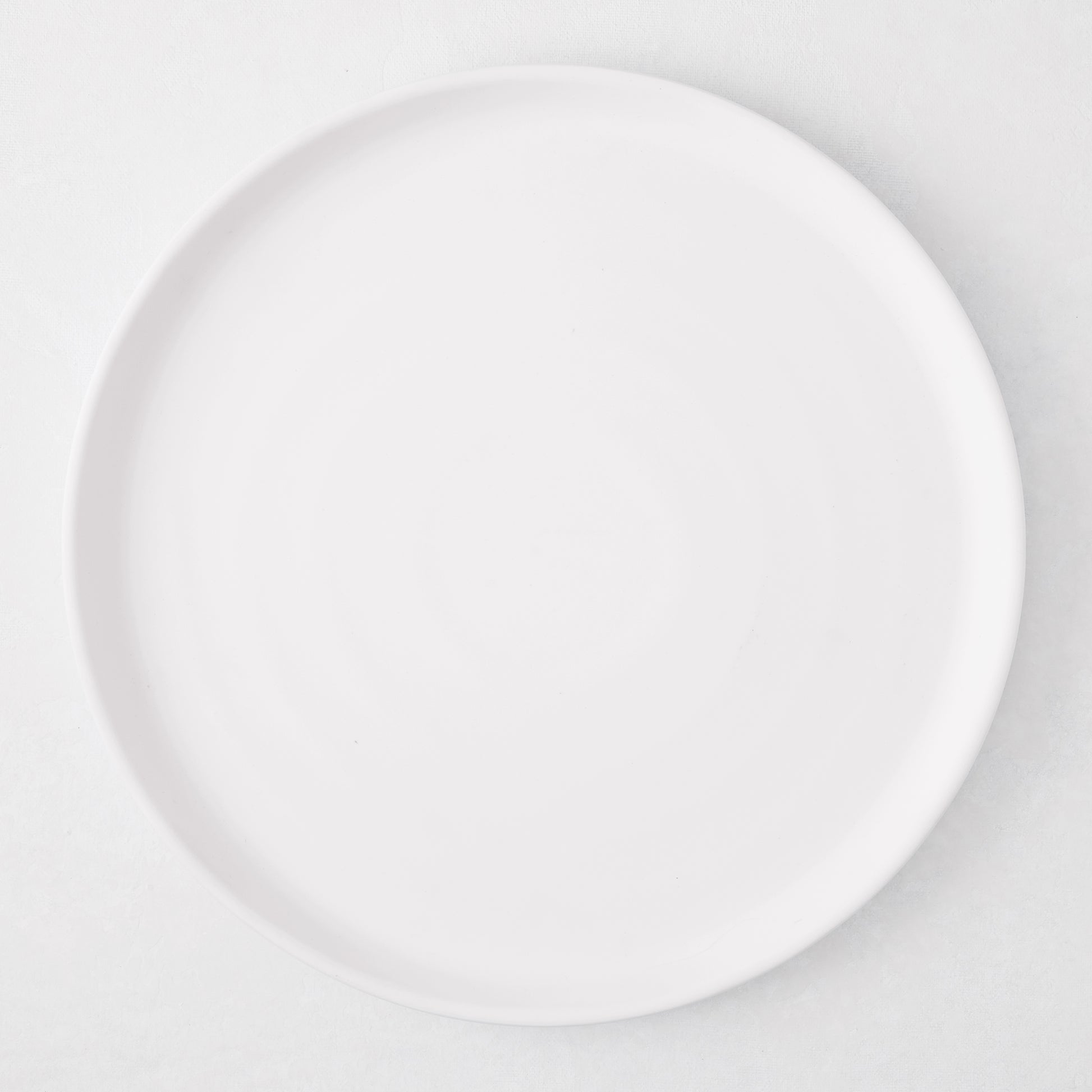 HG White Melamine Dinner Plate, 10.6"Dia, modern lipped design.