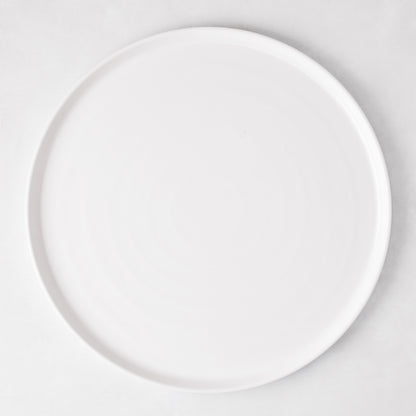 HG White Melamine Serving Platter, 15"Dia, with a modern lipped design.