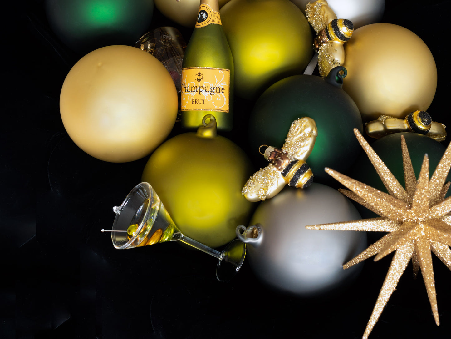 champagne bottle bee and star ornament 