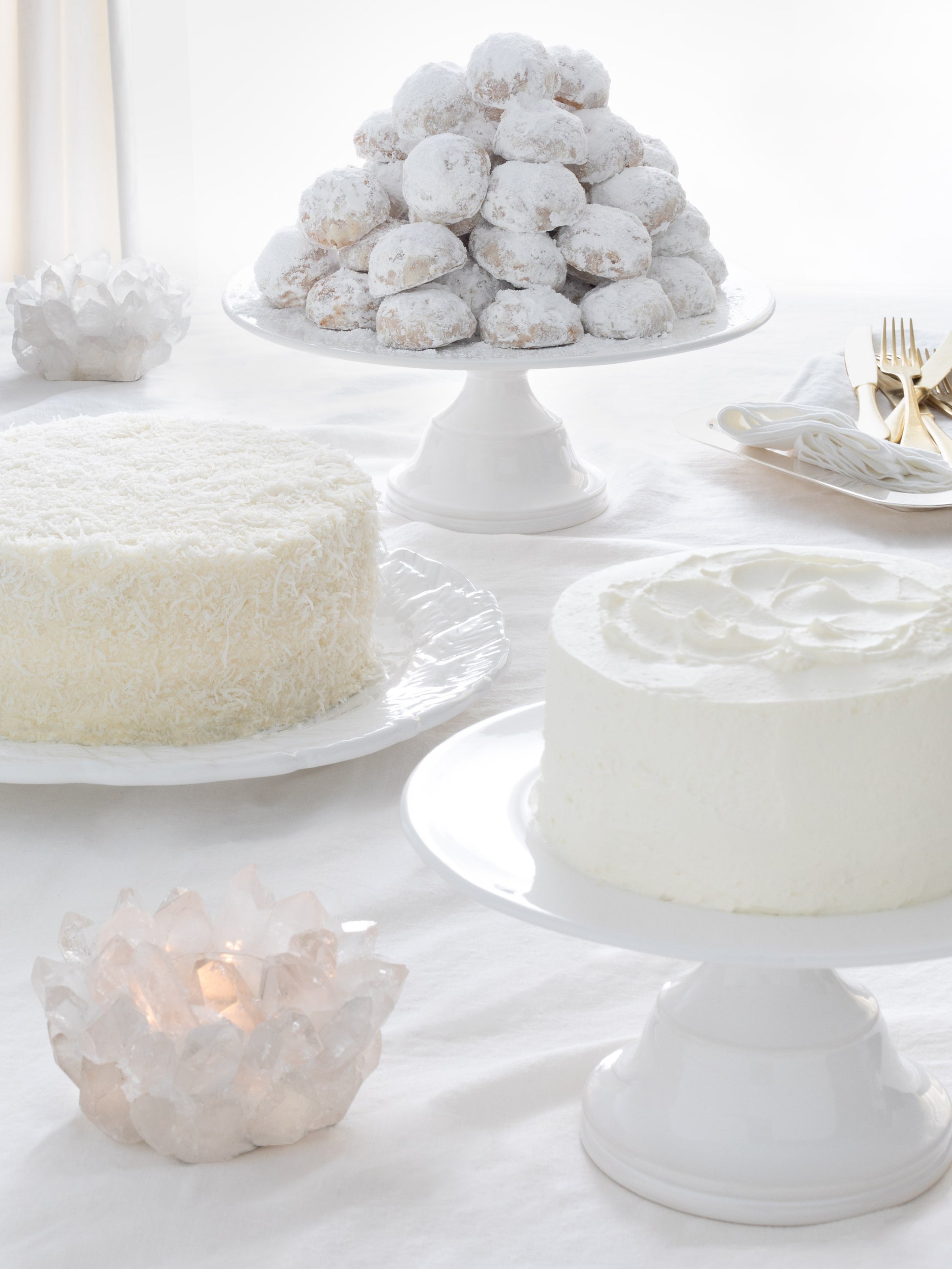 white pedestal cake platter