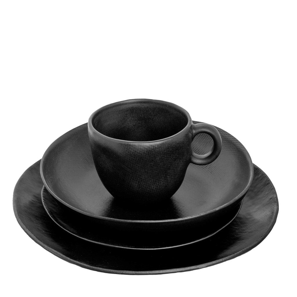 Black graphite dinnerware collection 