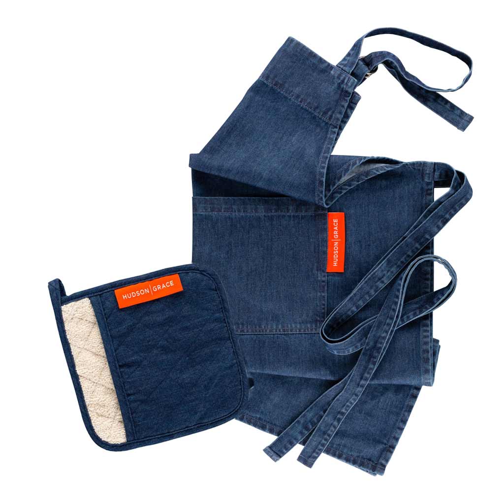 https://hudsongracesf.com/cdn/shop/products/denim-apron-pothold-combo-2_90c20116-1c32-4682-97c3-8ed520c84e20.jpg?v=1681329972