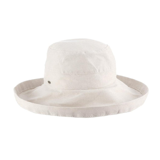 white garden hat 